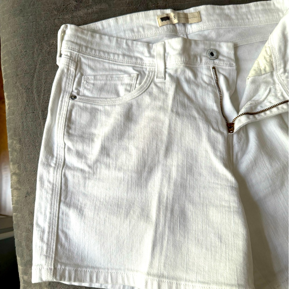 White denim short